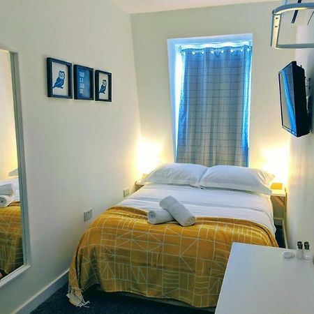 Oyo Lifestyle Wembar Hotel ลอนดอน ภายนอก รูปภาพ